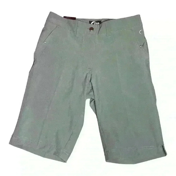 🆕 ZYIA Active Women’s Gray Clubhouse Shorts, small - Picture 2 of 12